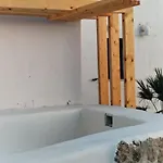 Pequeña Casa Cerca De Mikonos Ciudad *